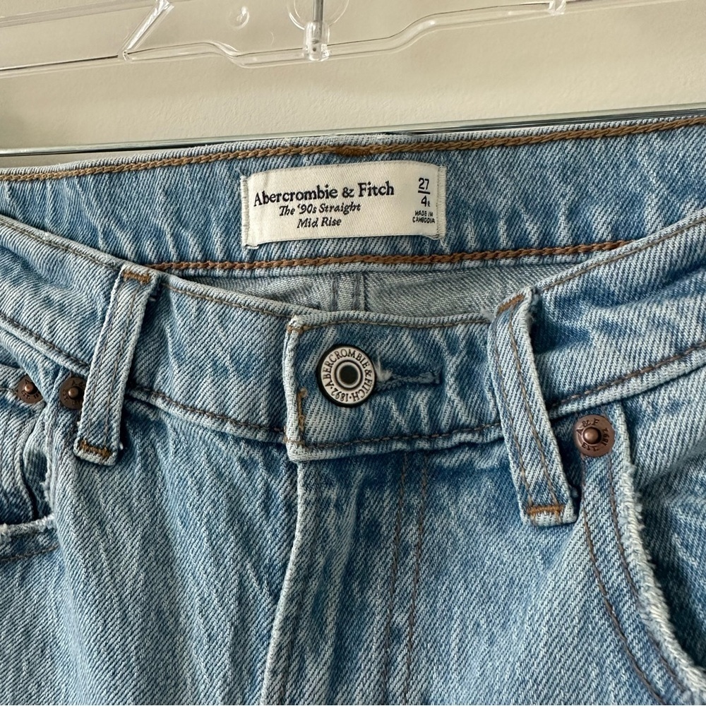 Abercrombie The 90s Straight Leg Mid Rise Jean Women’s Size 27 Light Wash Jeans - Picture 6 of 12